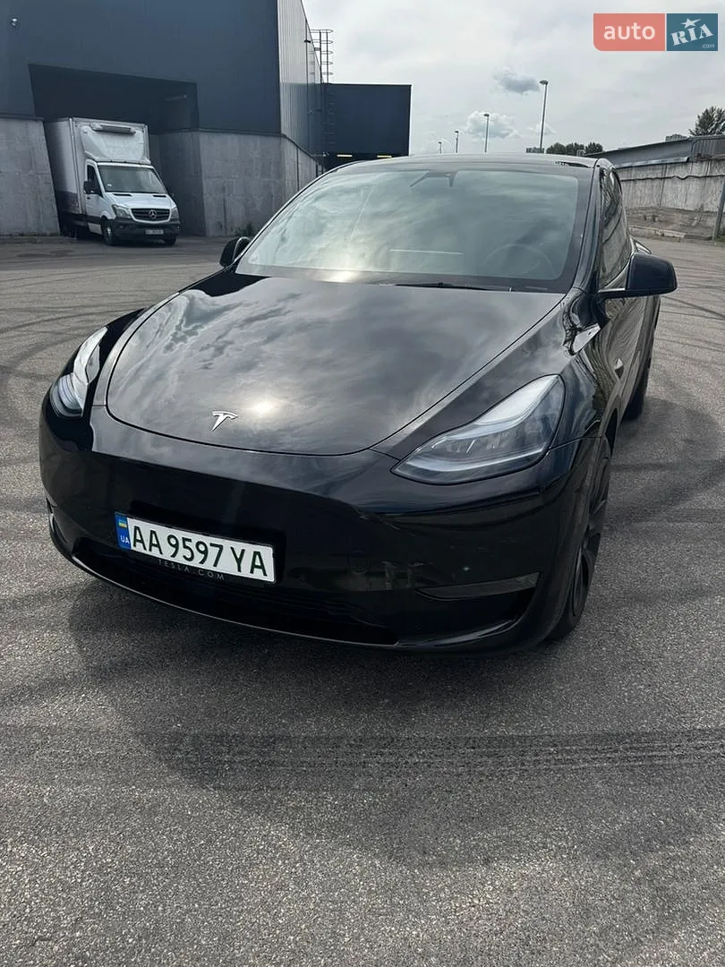 Tesla Model Y, 2022