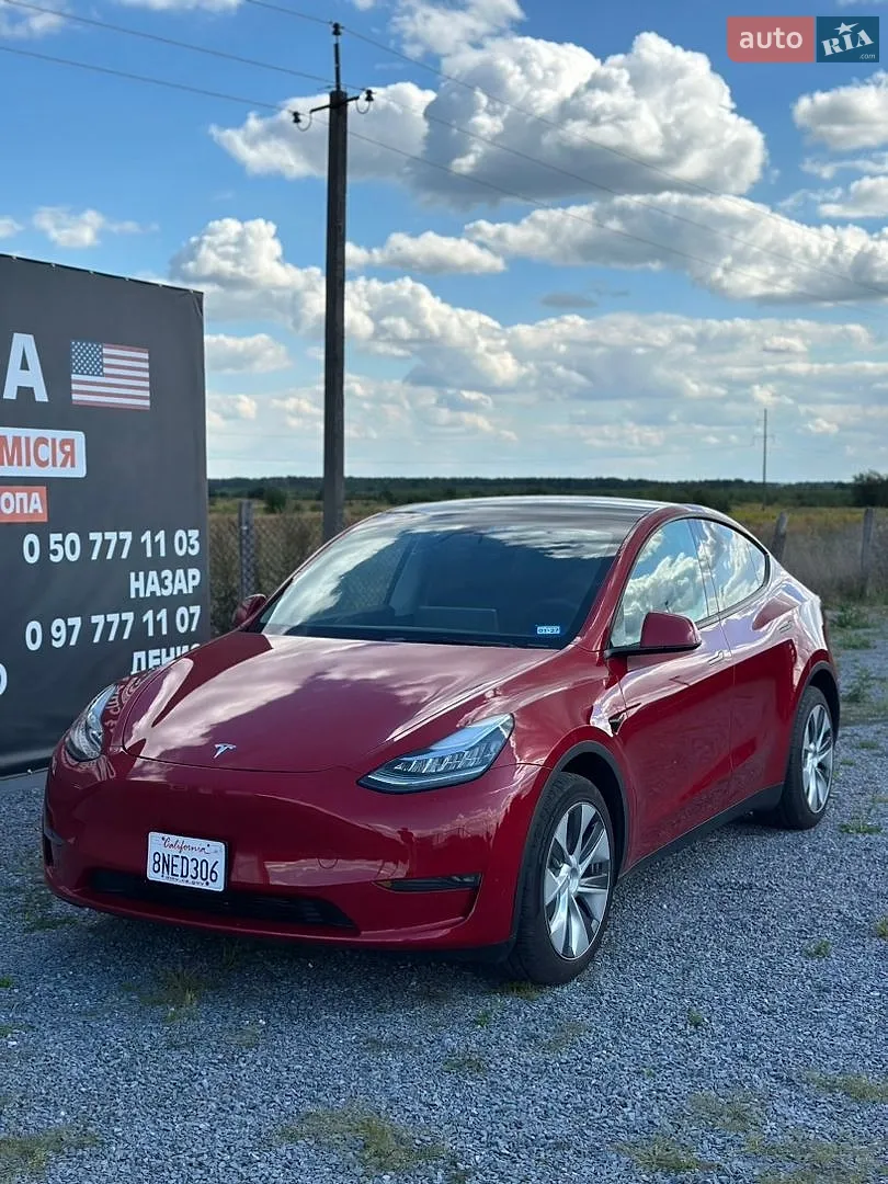 Tesla Model Y, 2023