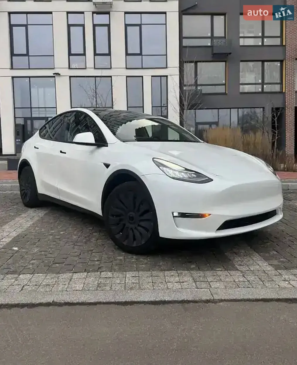 Tesla Model Y, 2023