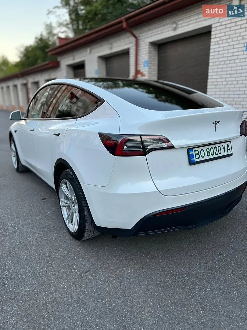 Tesla Model Y, 2021