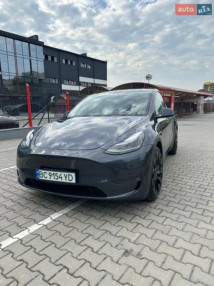Tesla Model Y, 2022