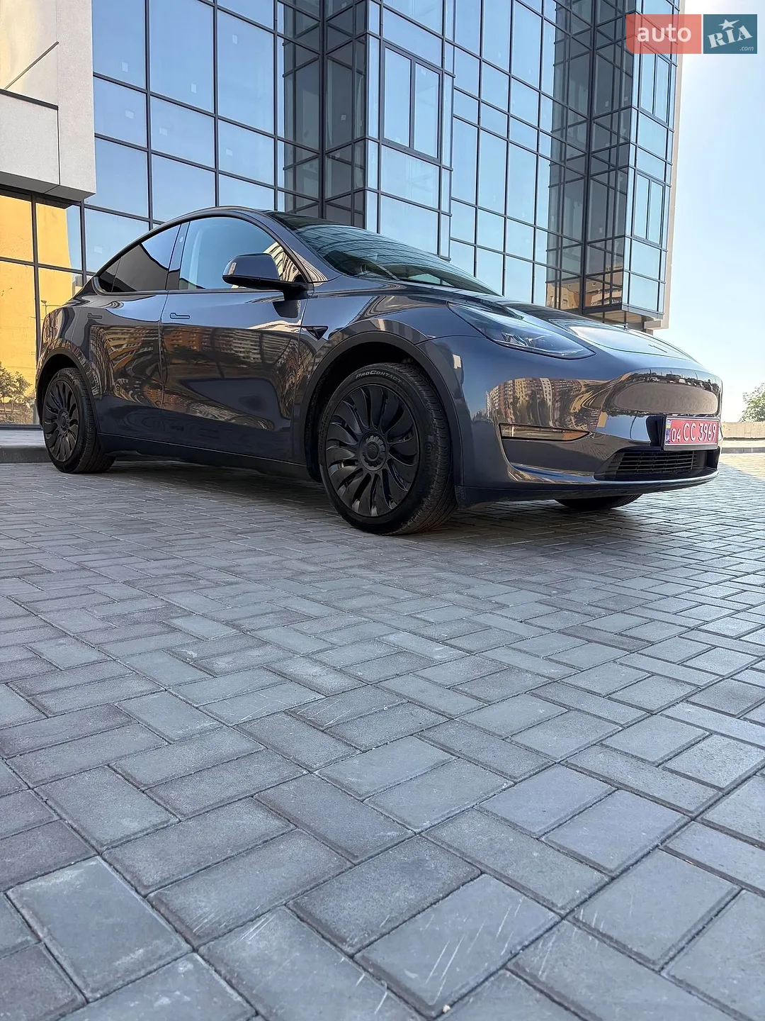 Tesla Model Y, 2023