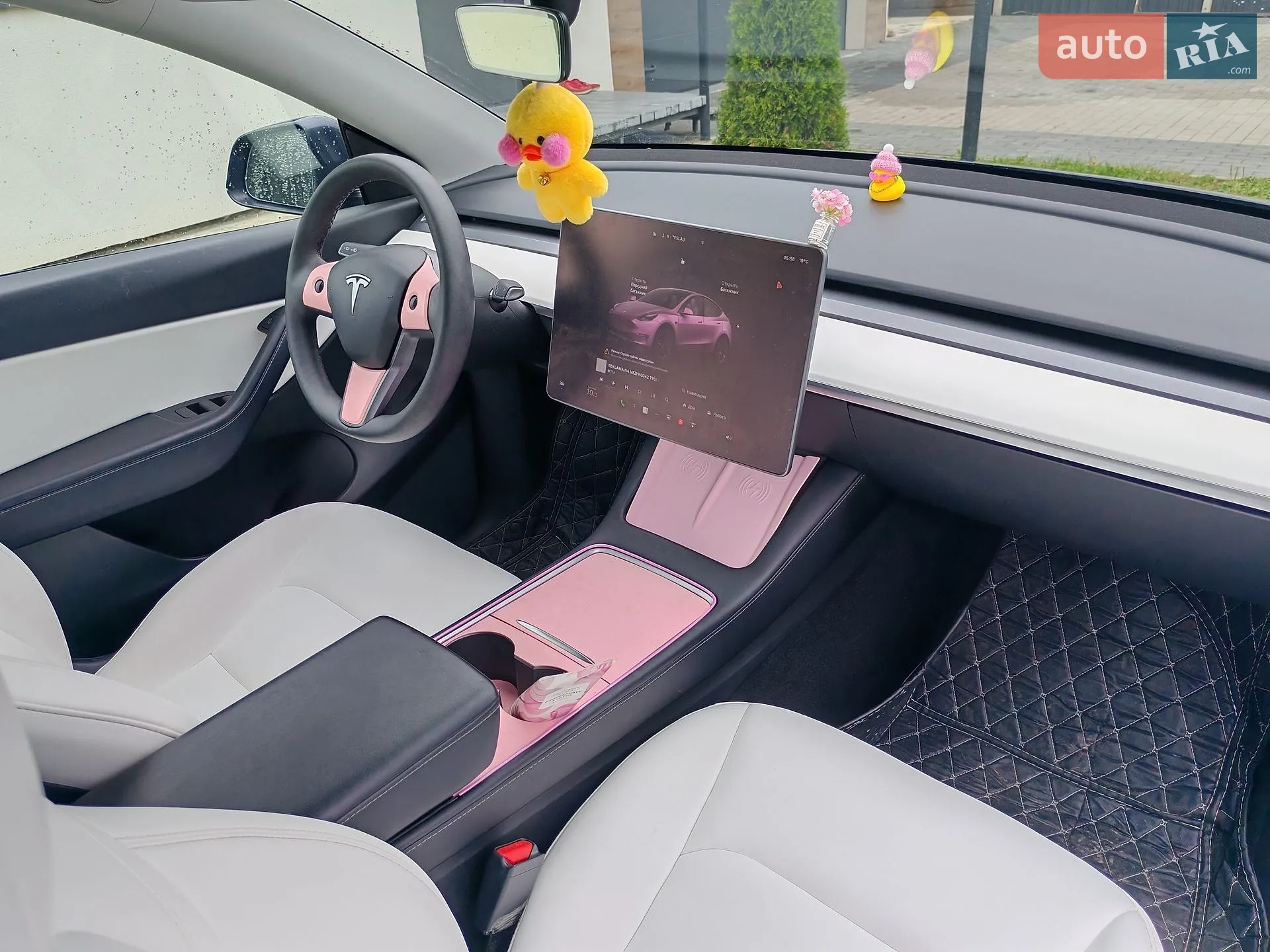 Tesla Model Y, 2022