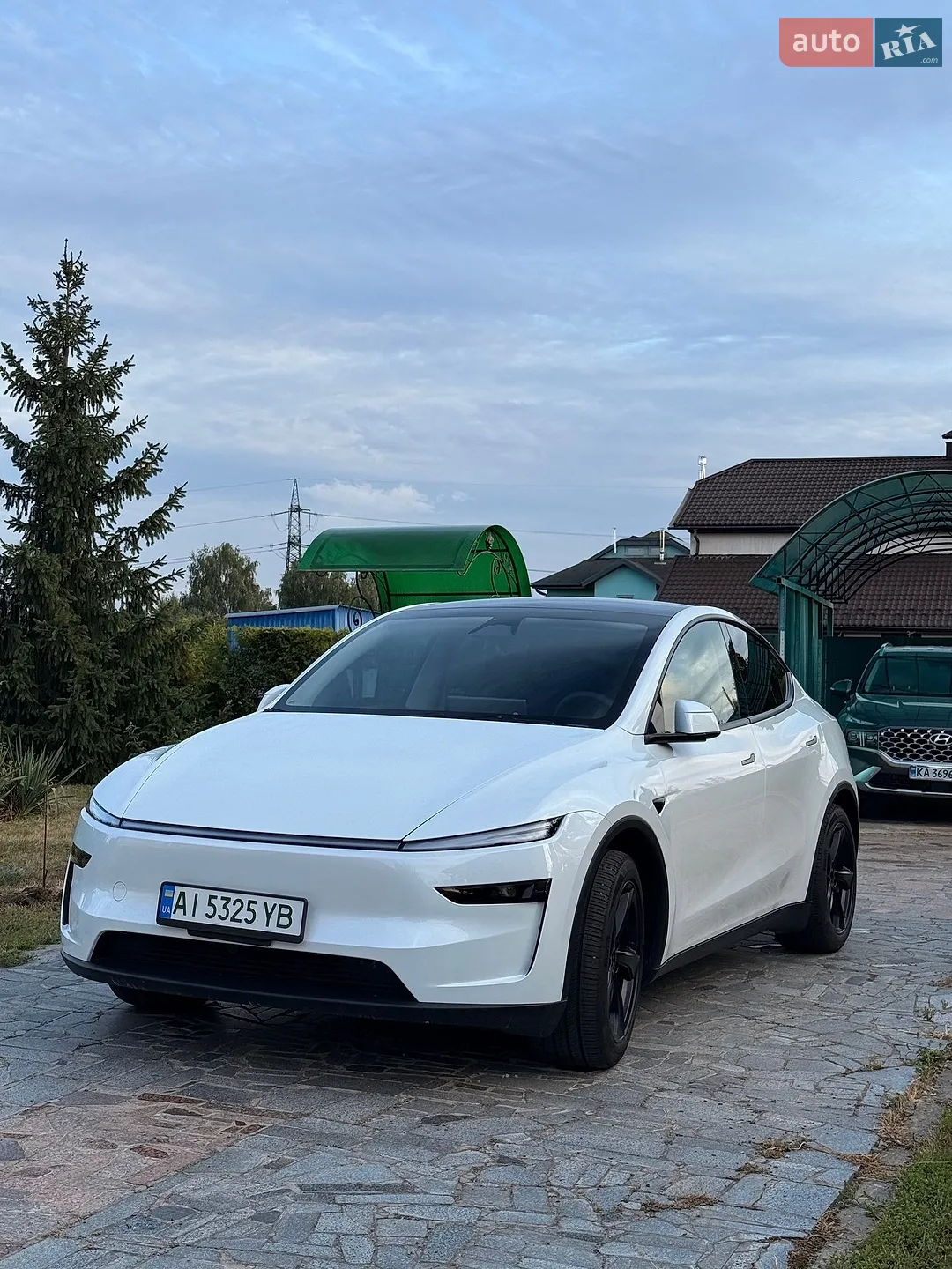 Tesla Model Y, 2025
