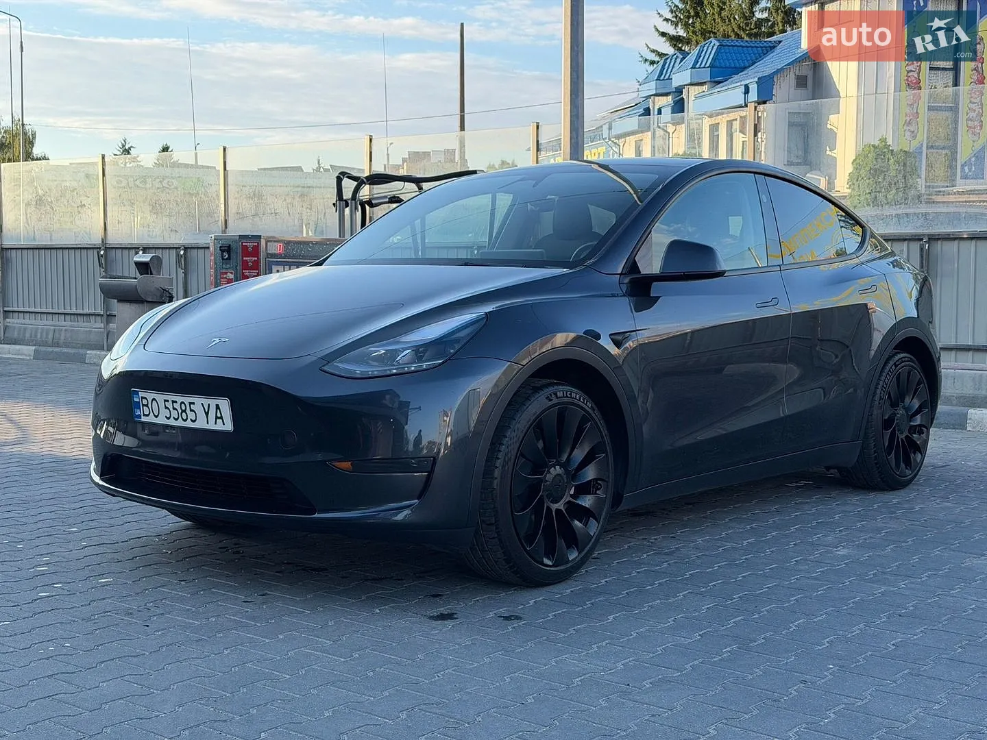 Tesla Model Y, 2024