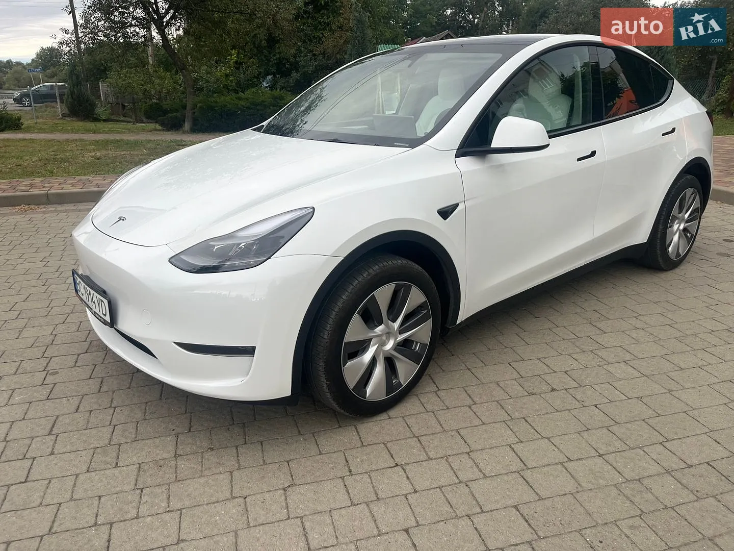 Tesla Model Y, 2023
