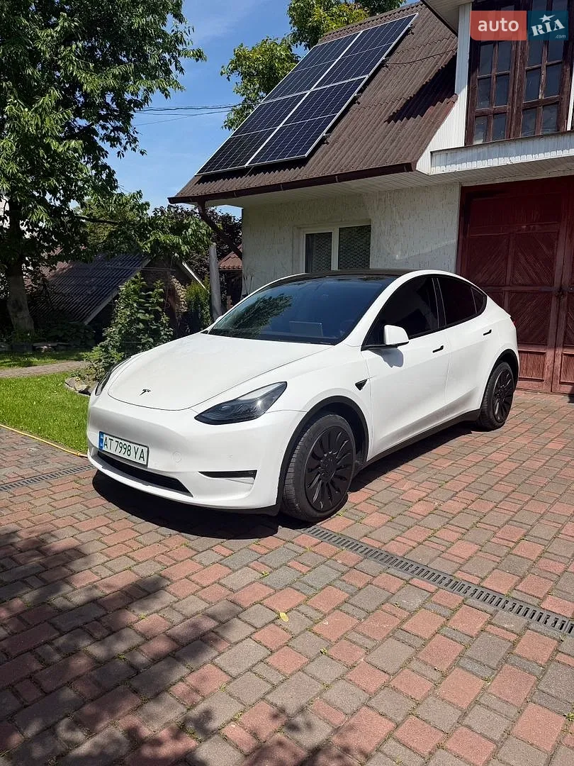 Tesla Model Y, 2021