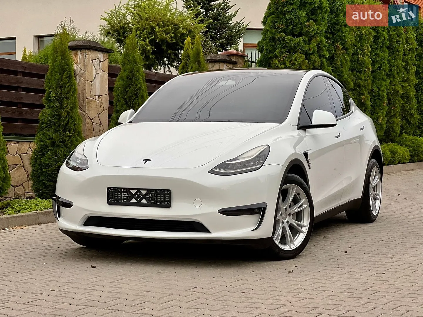 Tesla Model Y, 2023
