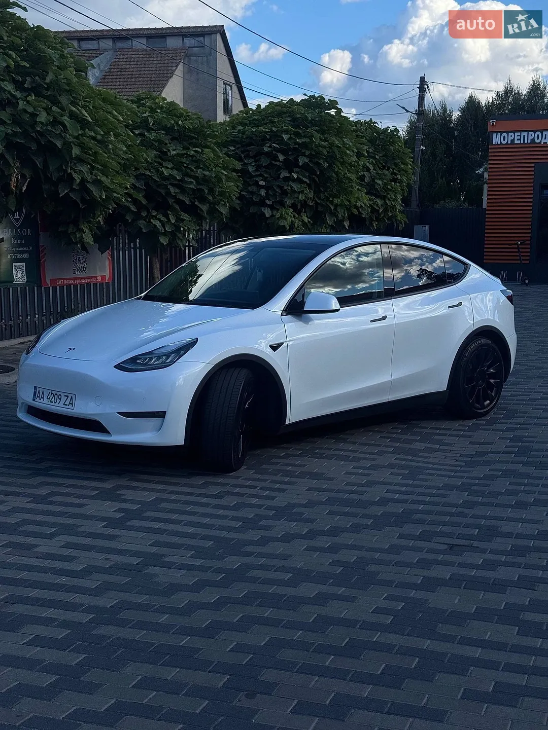 Tesla Model Y, 2021
