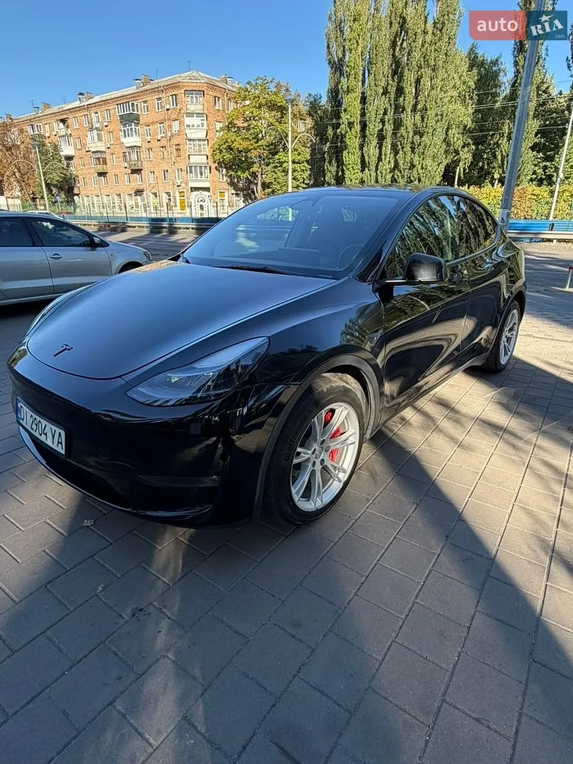 Tesla Model Y, 2023