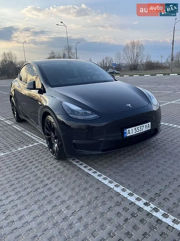 Tesla Model Y, 2022