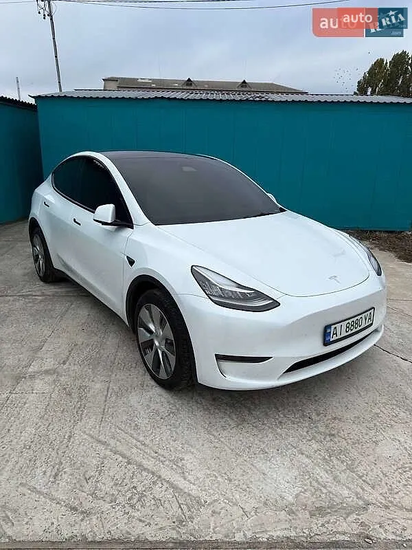 Tesla Model Y, 2023