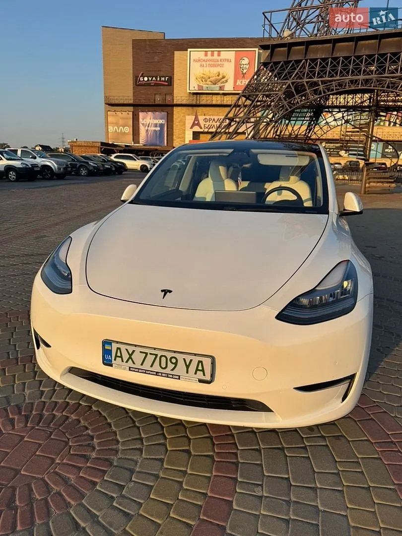 Tesla Model Y, 2020