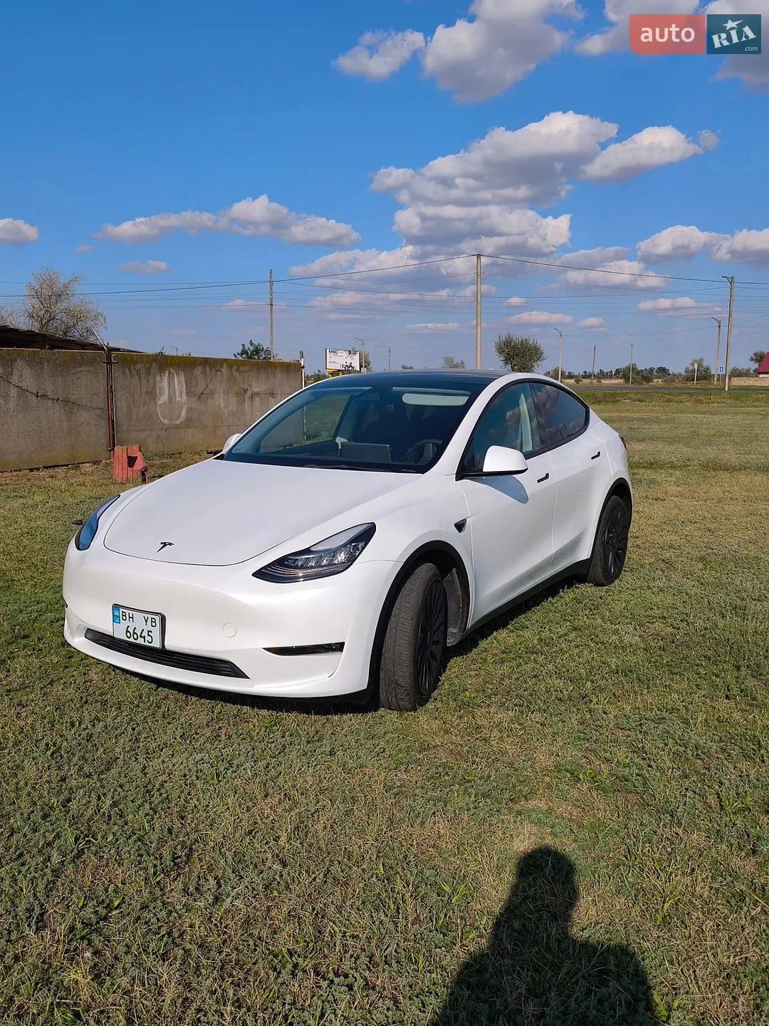 Tesla Model Y, 2023