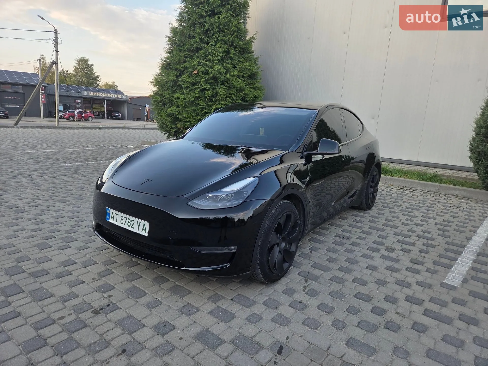 Tesla Model Y, 2023