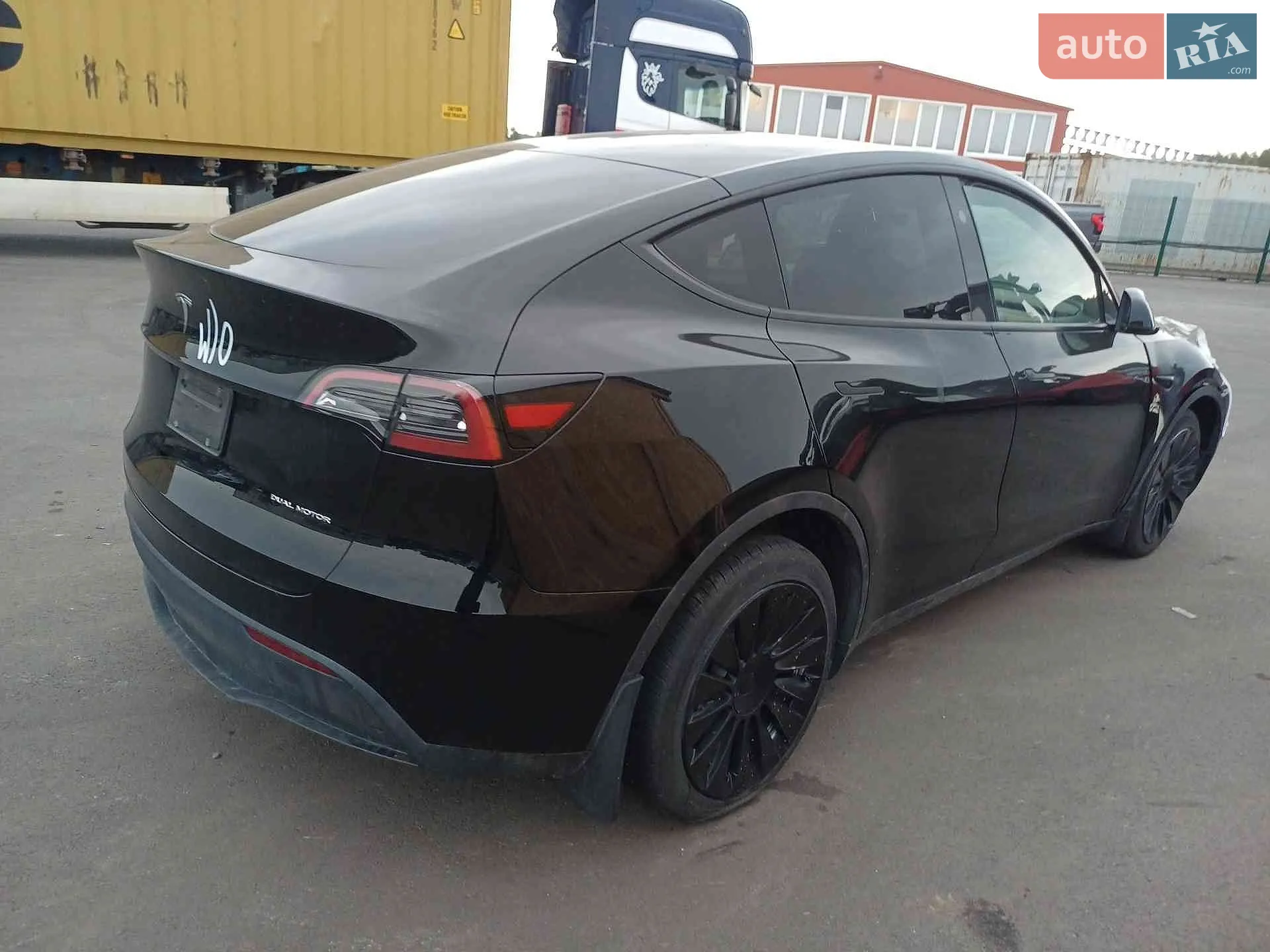 Tesla Model Y, 2023