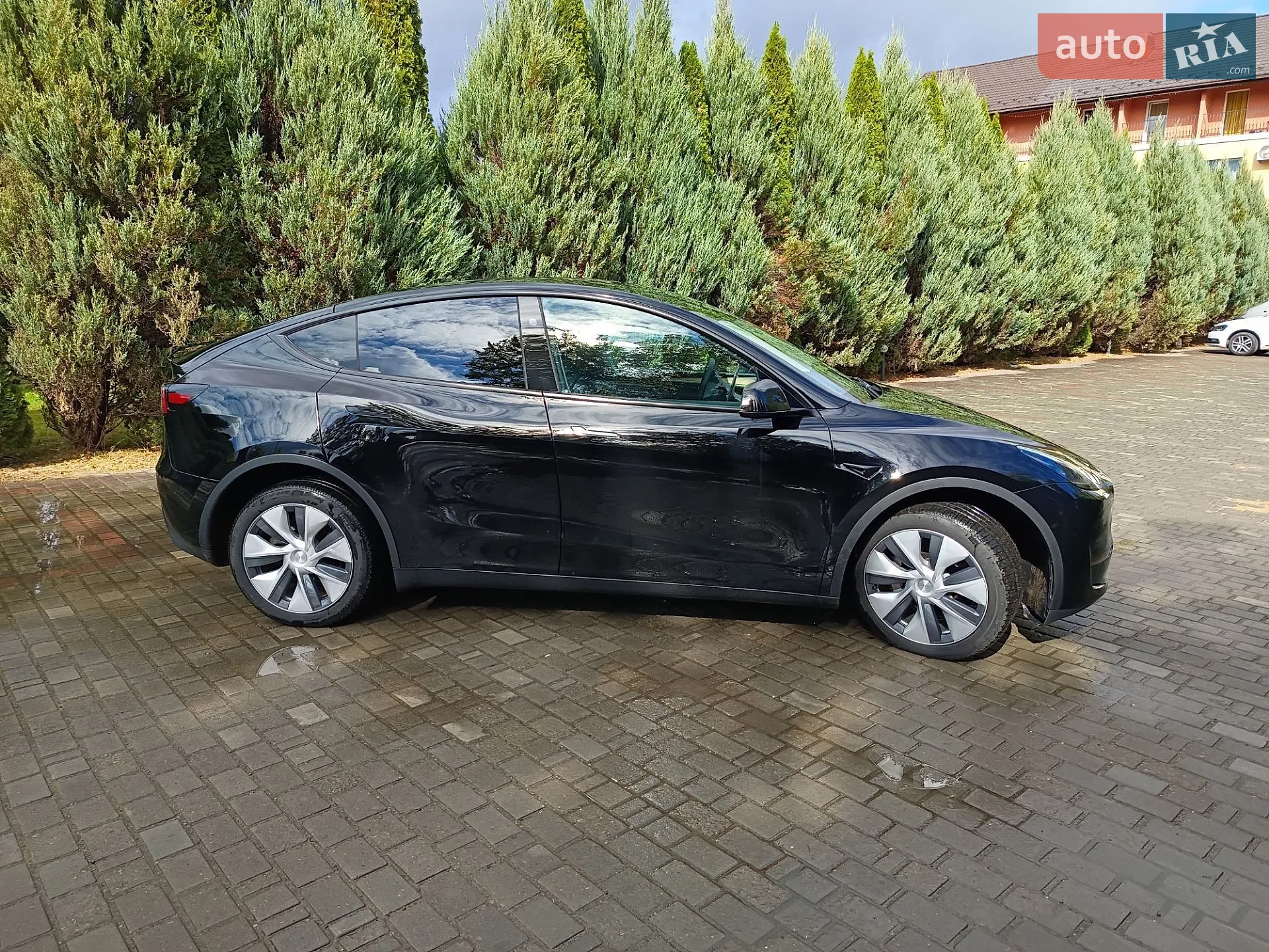 Tesla Model Y, 2023