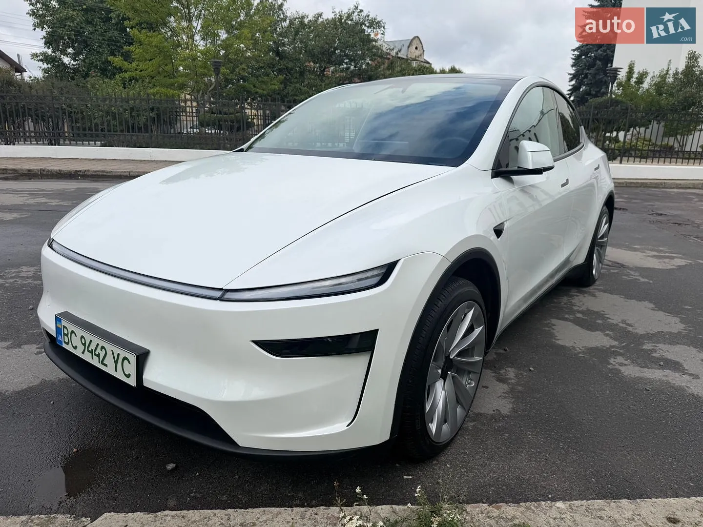 Tesla Model Y, 2025