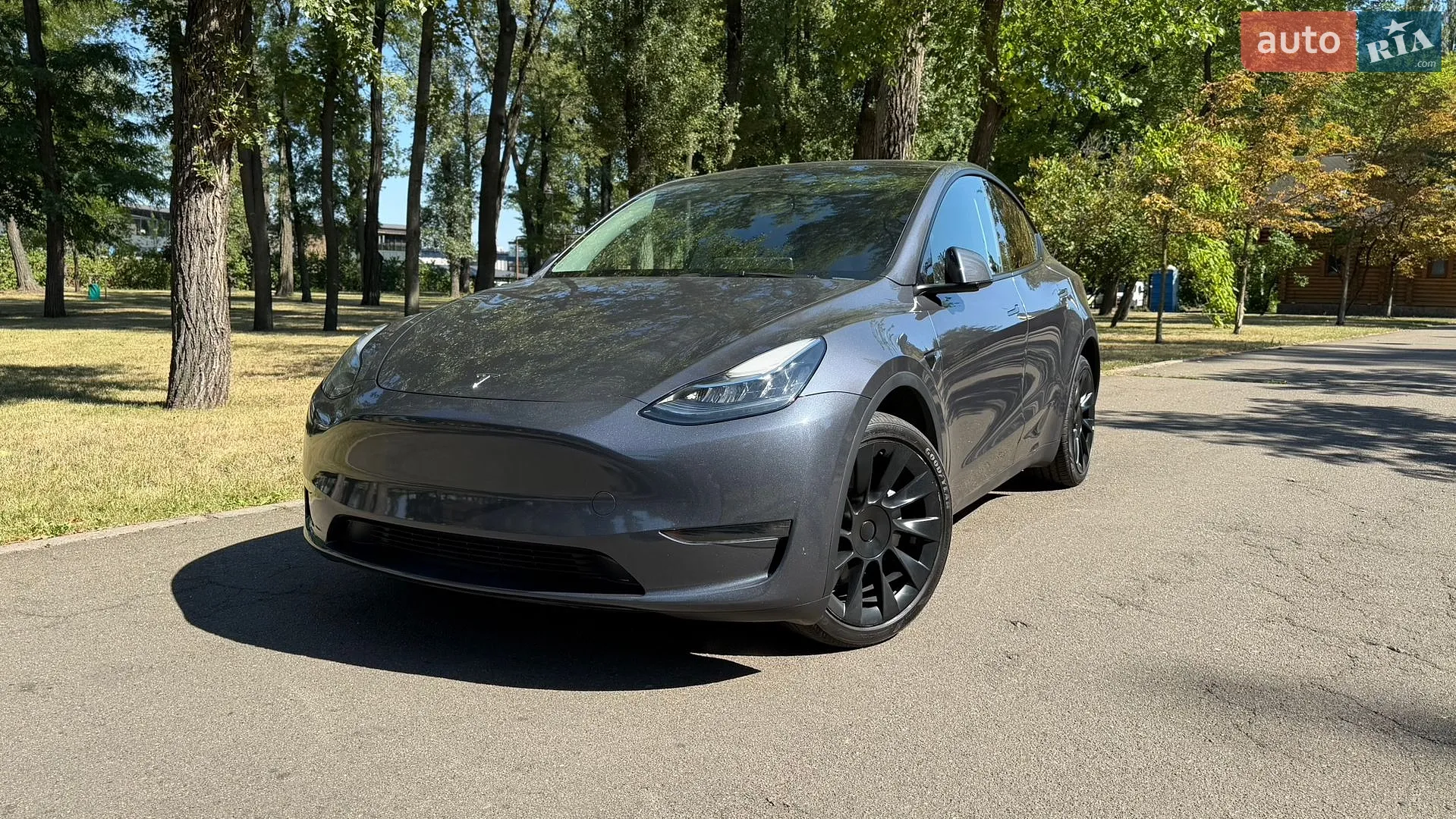 Tesla Model Y, 2023