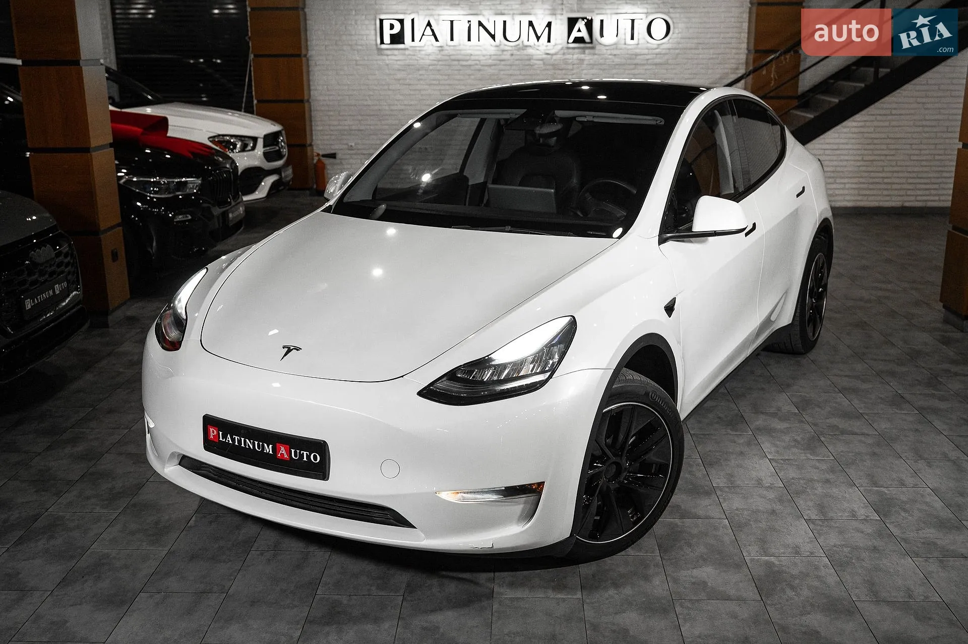 Tesla Model Y, 2023