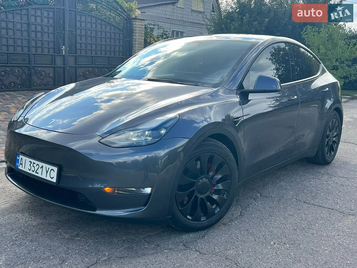 Tesla Model Y, 2023
