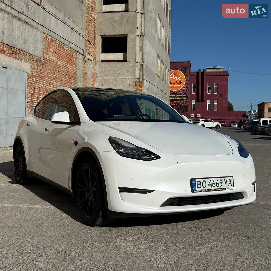 Tesla Model Y, 2021