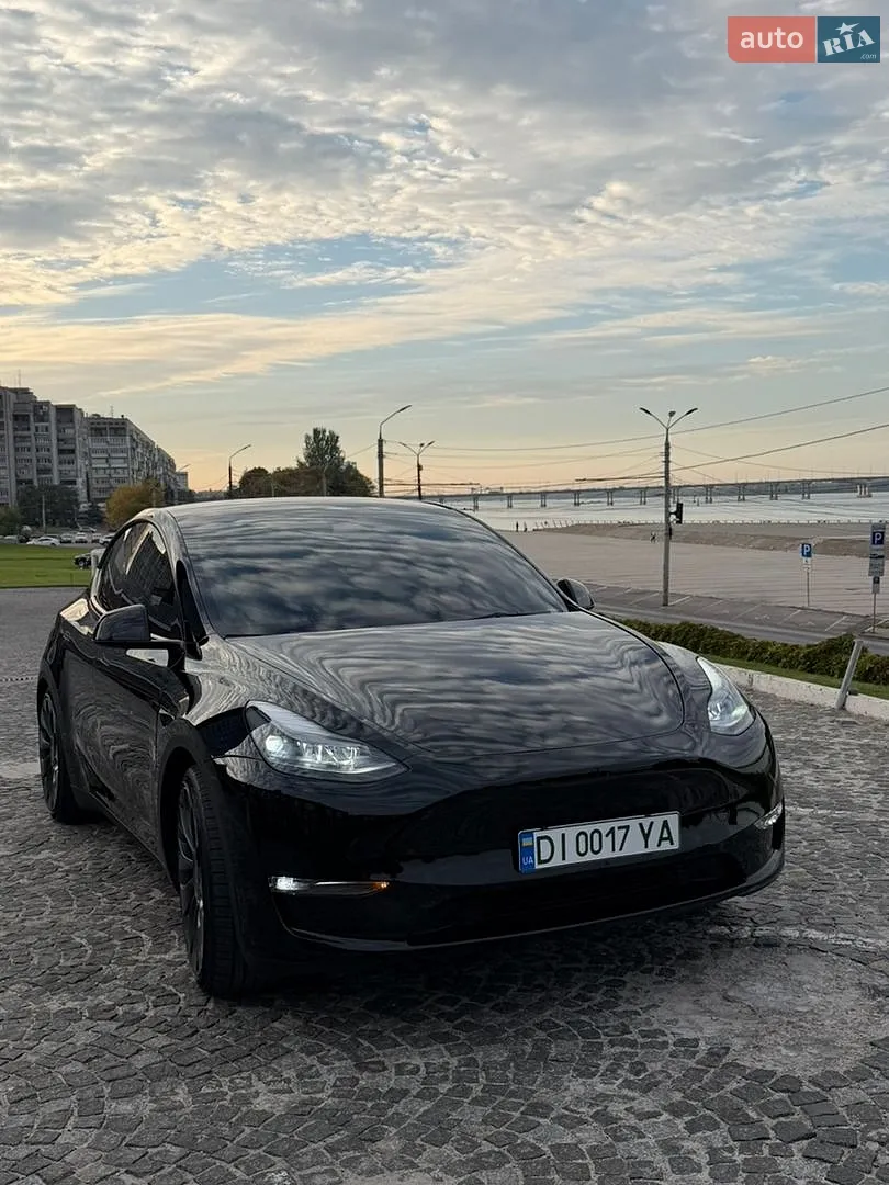 Tesla Model Y, 2023