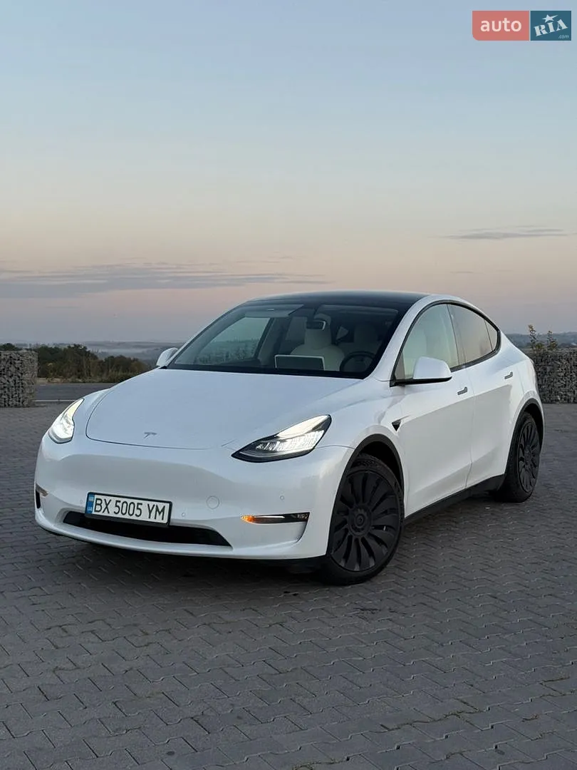Tesla Model Y, 2022
