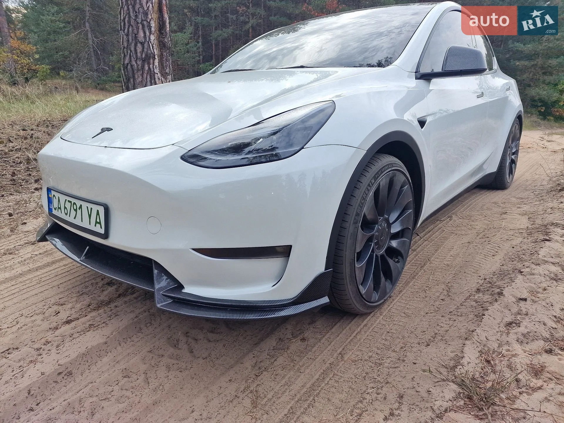 Tesla Model Y, 2024