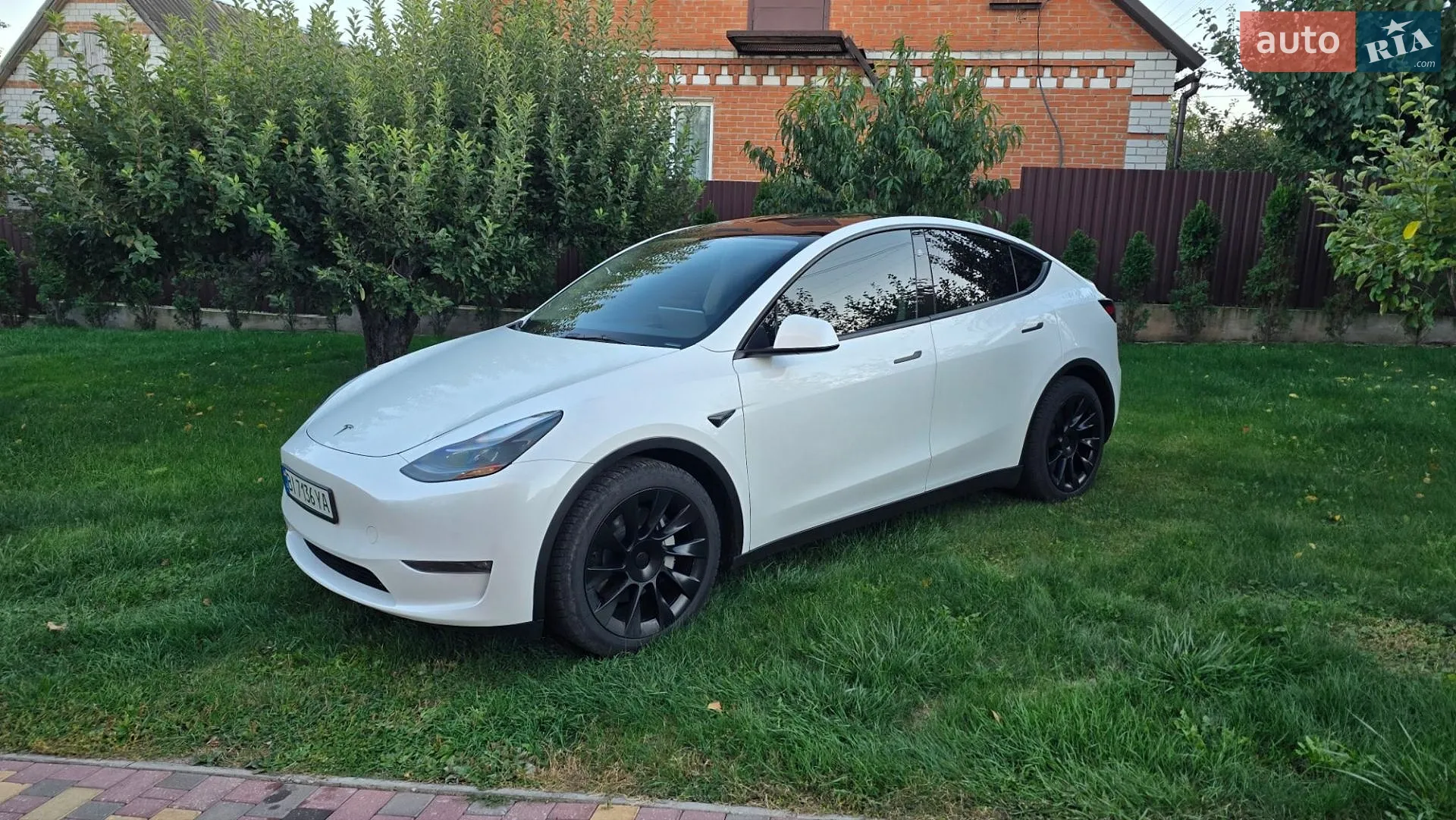 Tesla Model Y, 2023