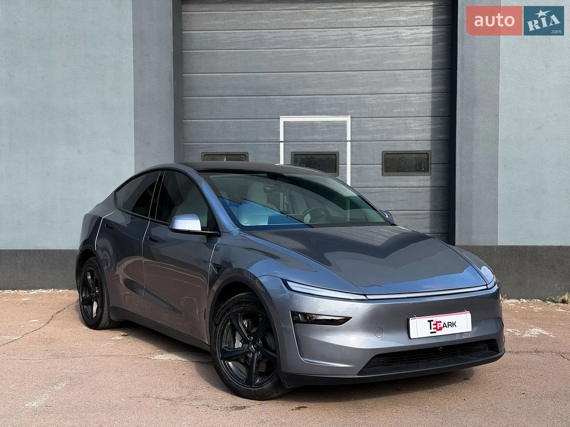 Tesla Model Y, 2025