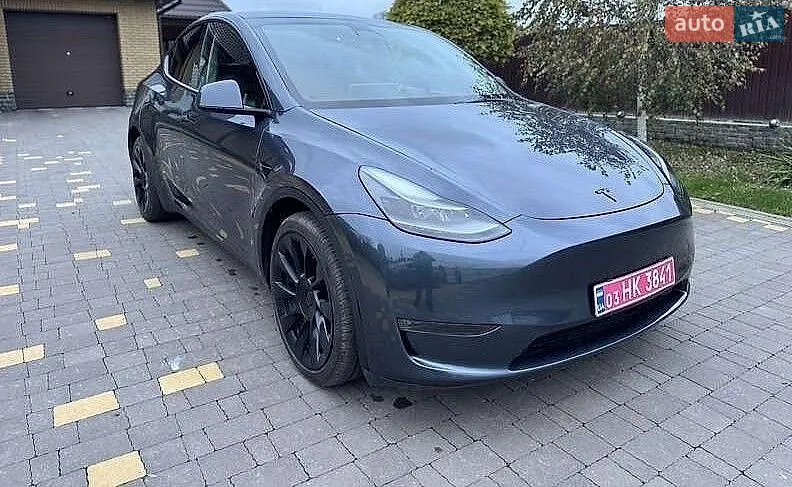 Tesla Model Y, 2023