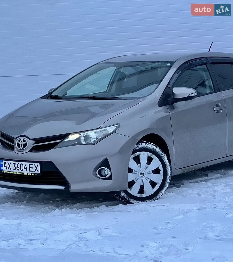 Toyota Auris, 2013