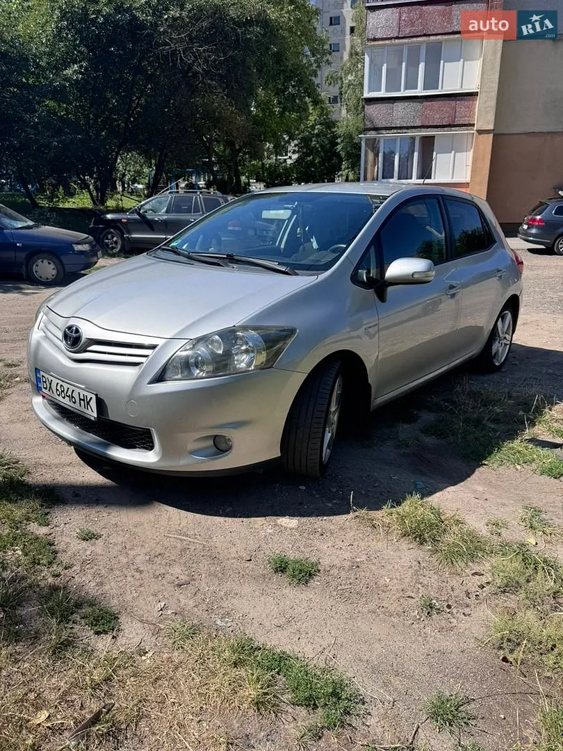 Toyota Auris, 2011