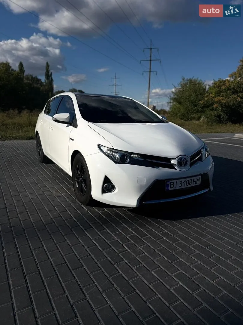 Toyota Auris, 2013