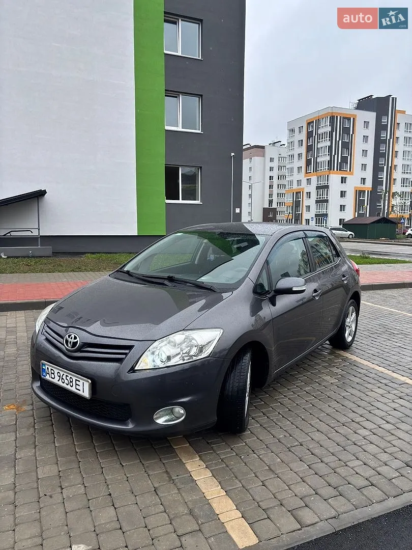 Toyota Auris, 2011