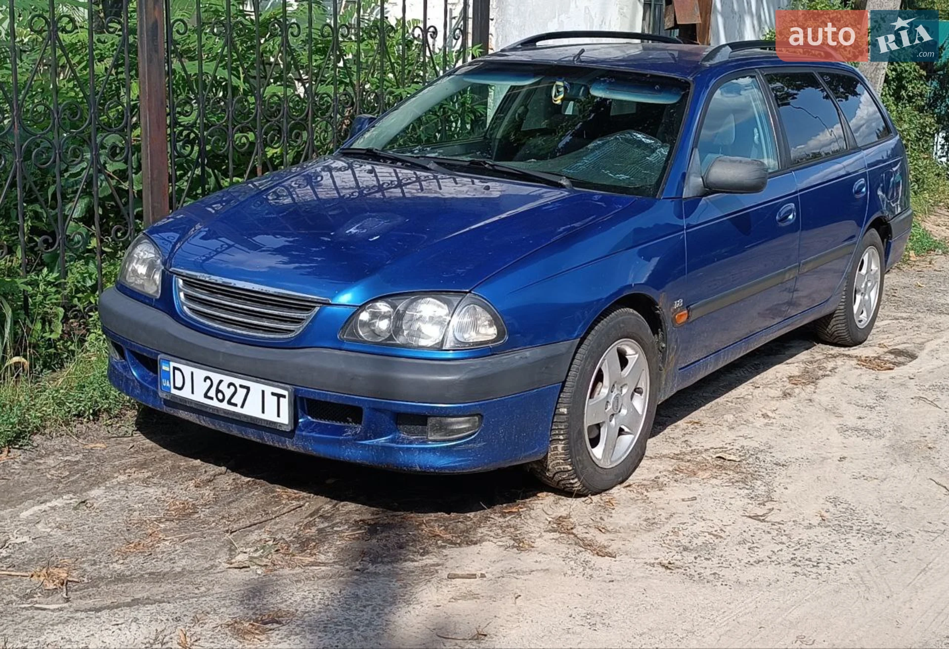 Toyota Avensis, 1998