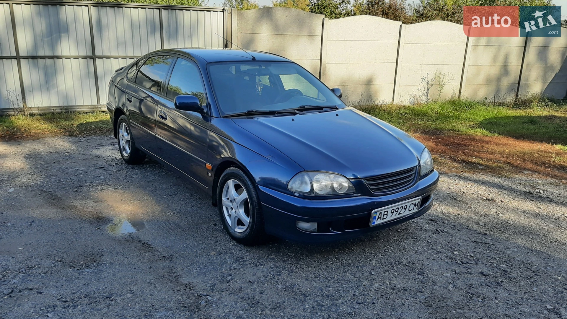 Toyota Avensis, 1999