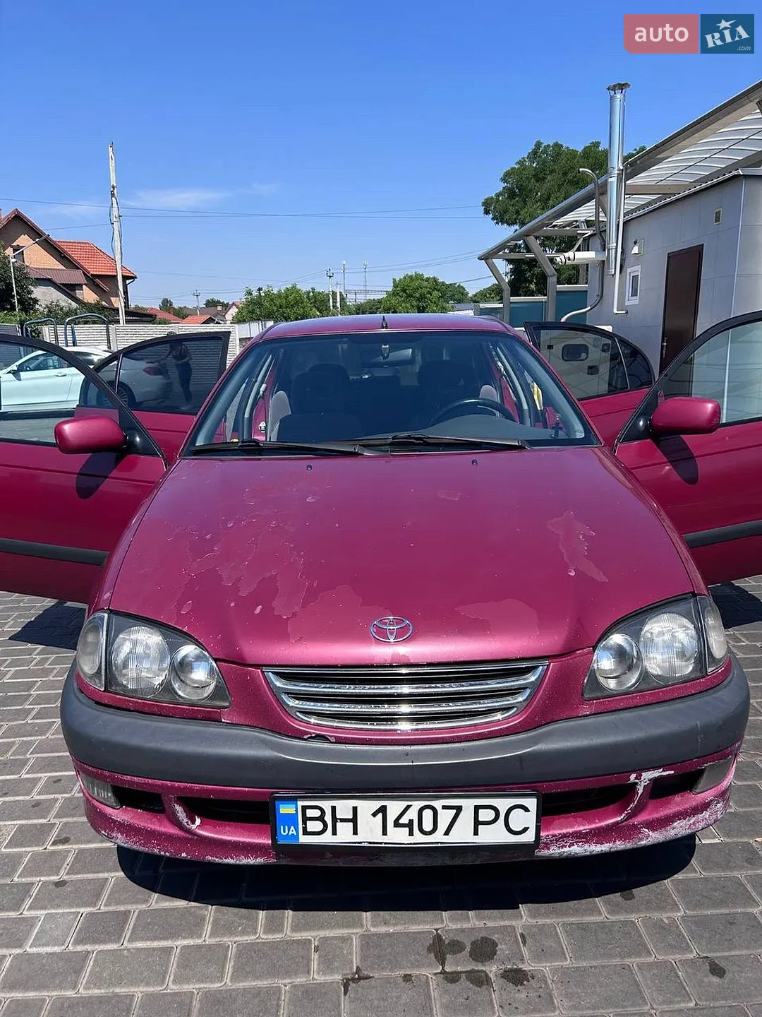 Toyota Avensis, 1999