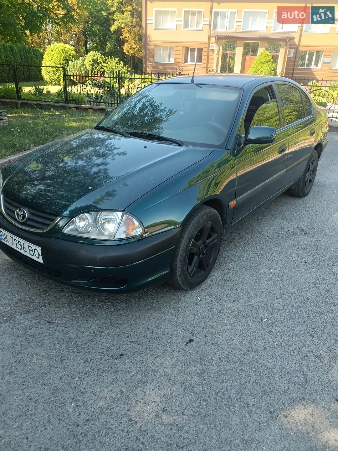 Toyota Avensis, 1998