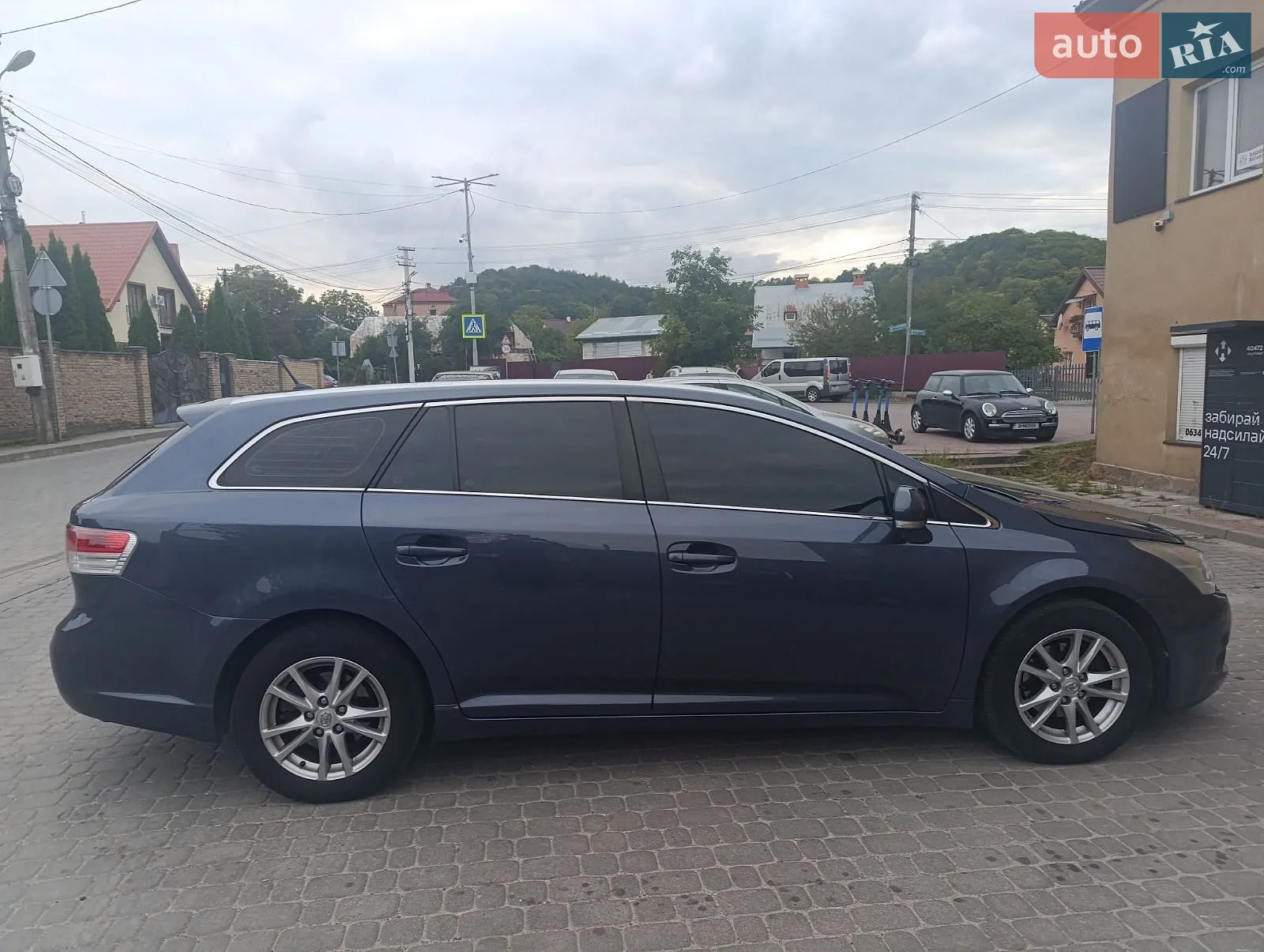Toyota Avensis, 2011