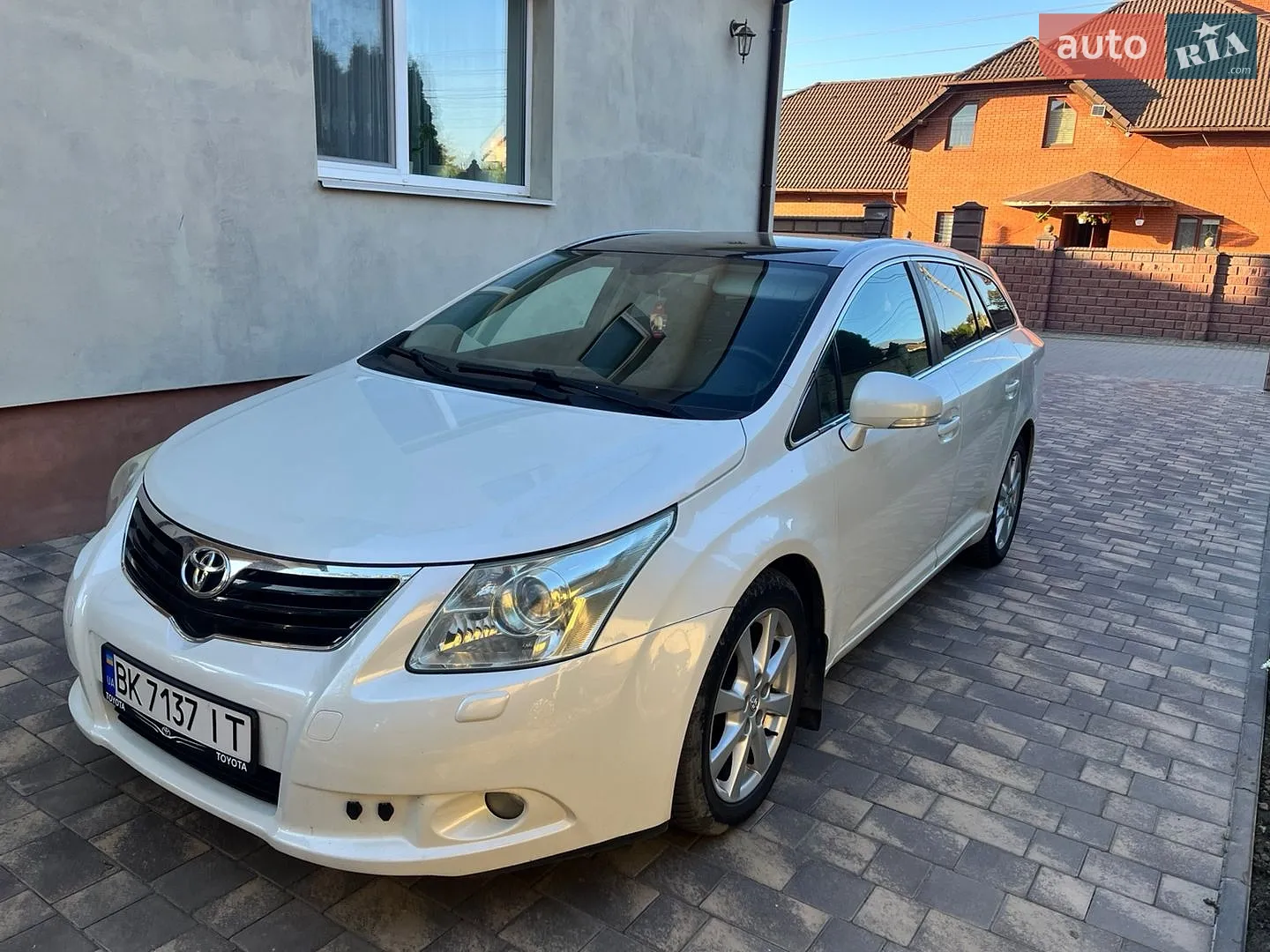 Toyota Avensis, 2010