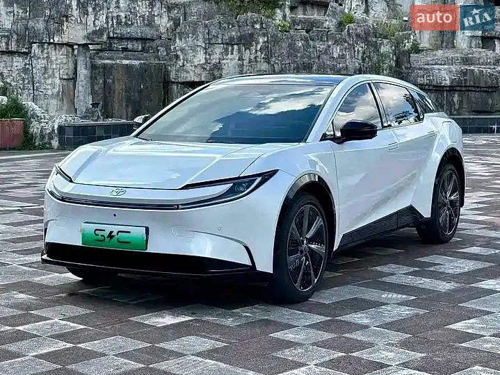 Toyota bZ5, 2025