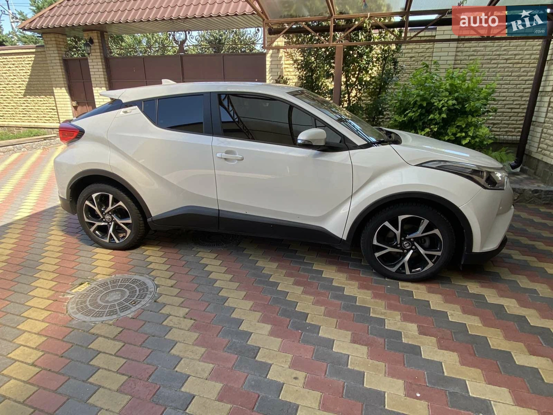 Toyota C-HR, 2017