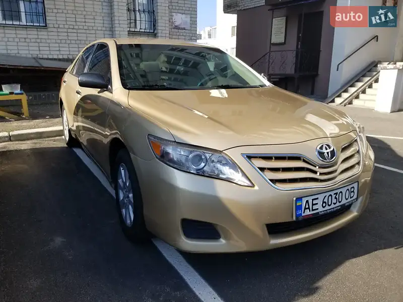 Toyota Camry, 2011