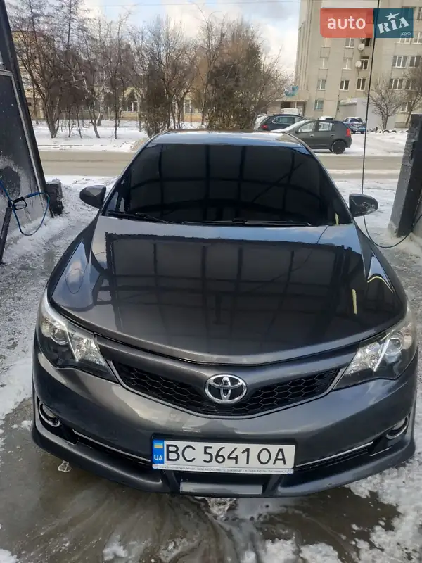 Toyota Camry, 2012