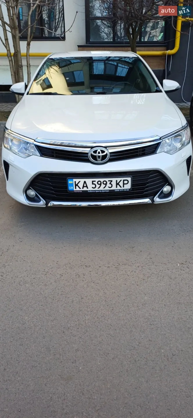 Toyota Camry, 2016