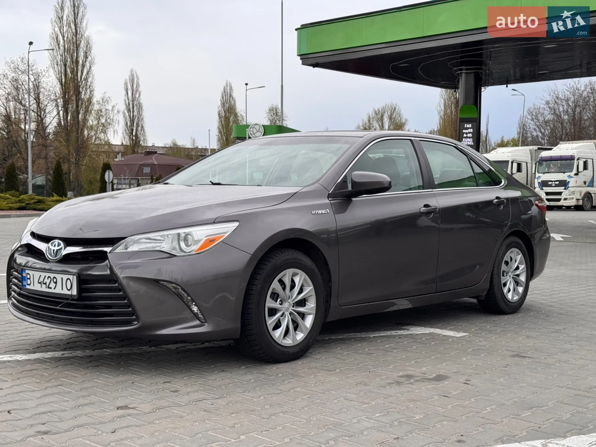 Toyota Camry, 2016