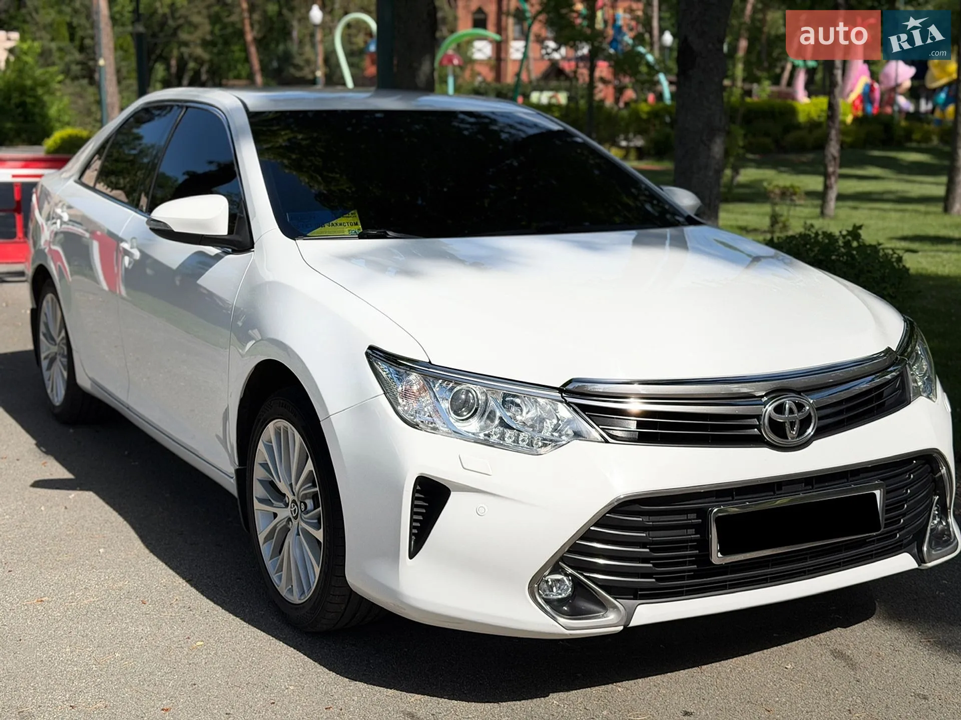 Toyota Camry 2016 — 1