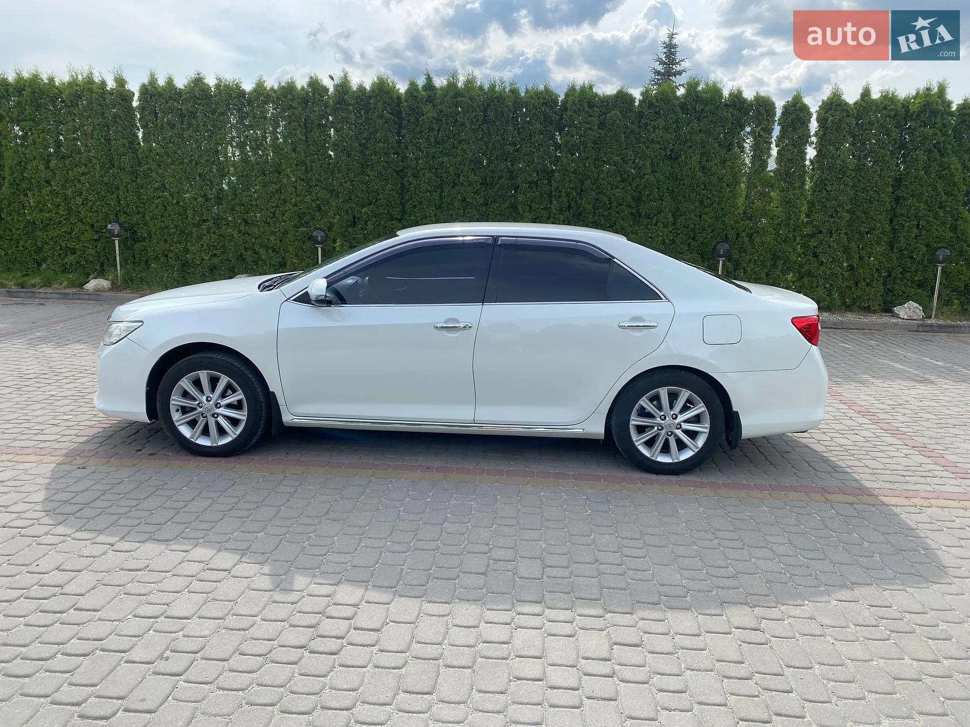 Toyota Camry, 2011